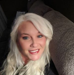 Meet your Posher, Becky